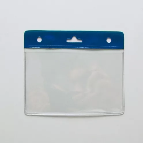 1453051 - Porte-badges souple 86x54 perforation 1 oblongue clip 2 rondes chaînette cordon